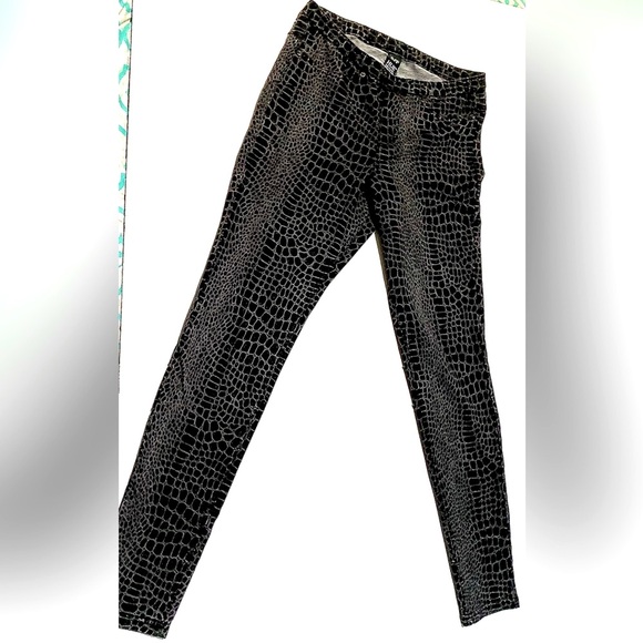 Sexy Snakeprint Print Stretch High Waist Jean style Pants - Picture 1 of 4